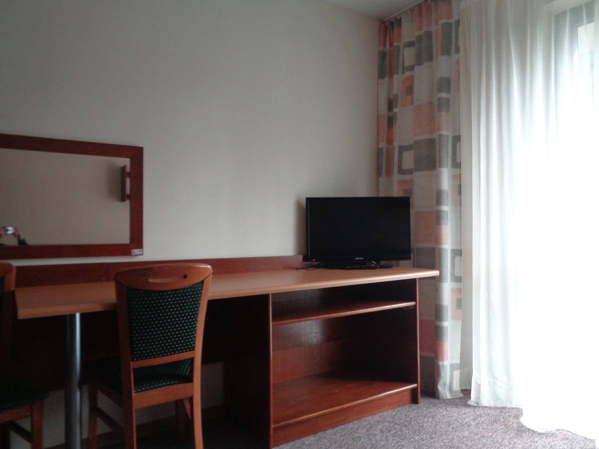 Ow Inter Piast Kalbornia - Z Wlasna Plaza Z Kapieliskiem I Przystania Dąbrówno Esterno foto